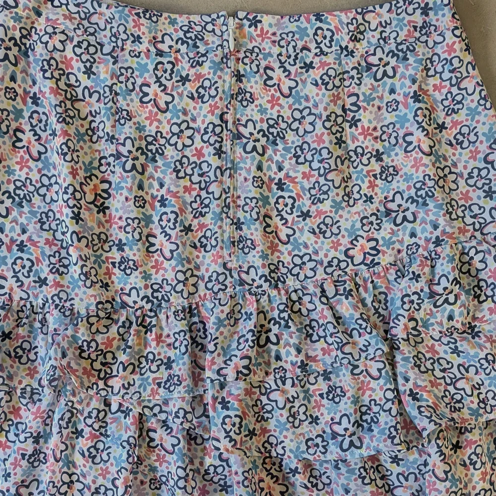 Lilly Pulitzer Floral Tiered Mini Skirt - White with Pink & Blue Summer - Picture 2 of 3